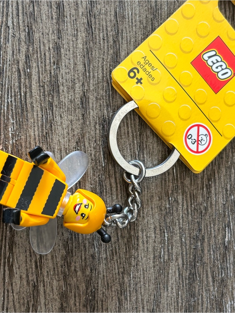 RETIRED 2016 LEGO 🐝 Bumble Bee Girl Minifigure Keychain NWT - Picture 3 of 5